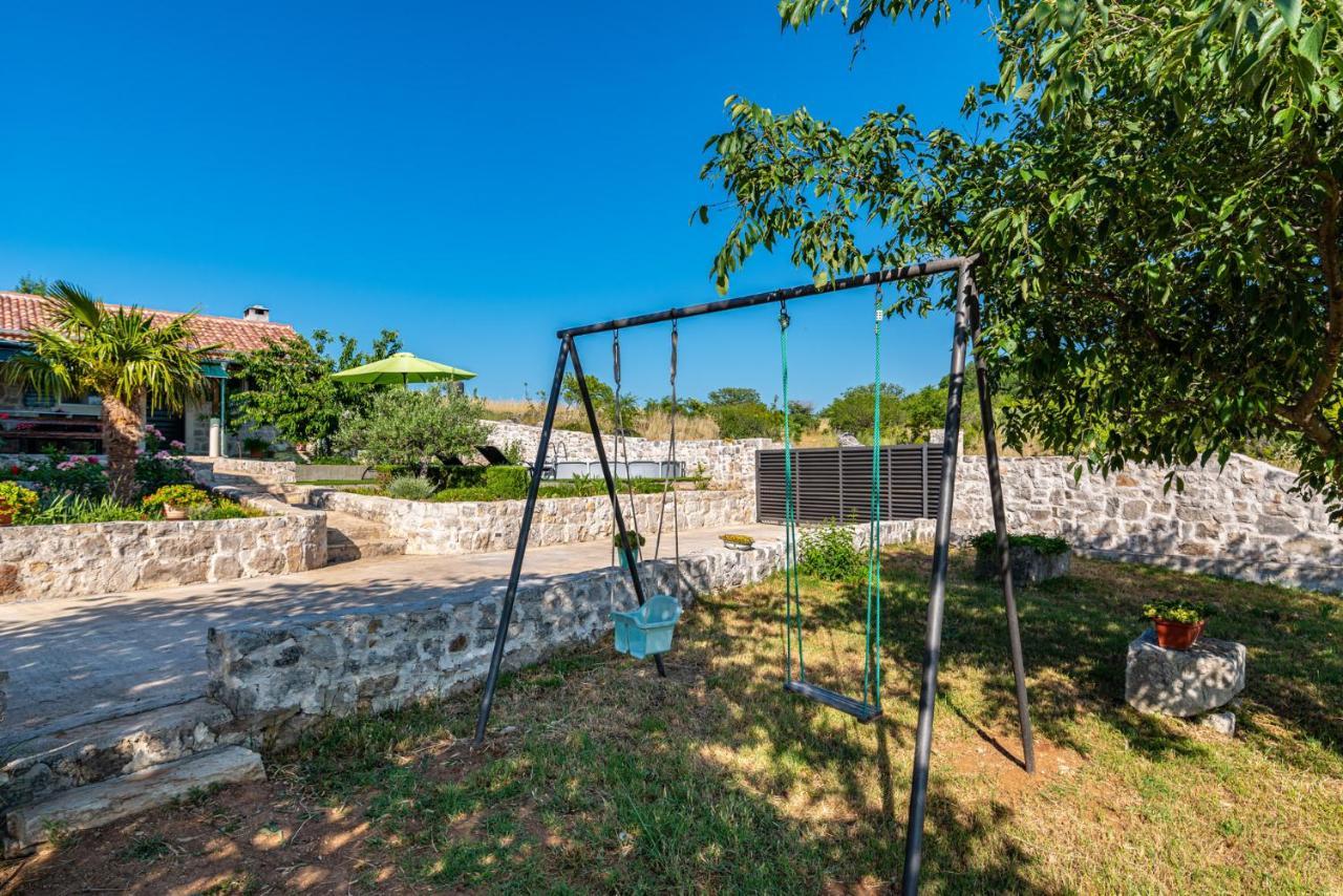 Holiday Home Ante With Beautiful Private Garden Nadin Buitenkant foto