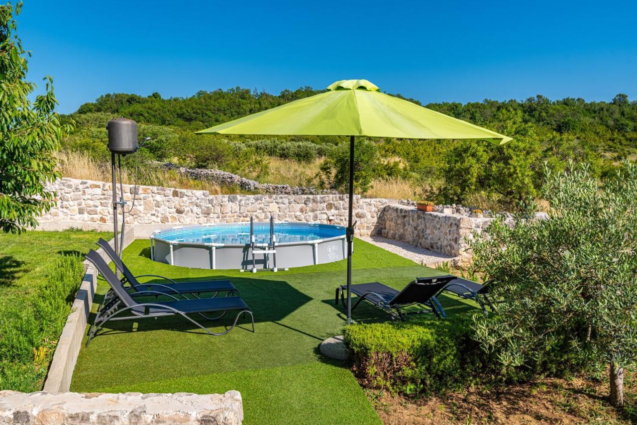 Holiday Home Ante With Beautiful Private Garden Nadin Buitenkant foto