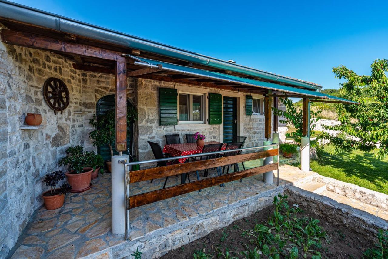 Holiday Home Ante With Beautiful Private Garden Nadin Buitenkant foto